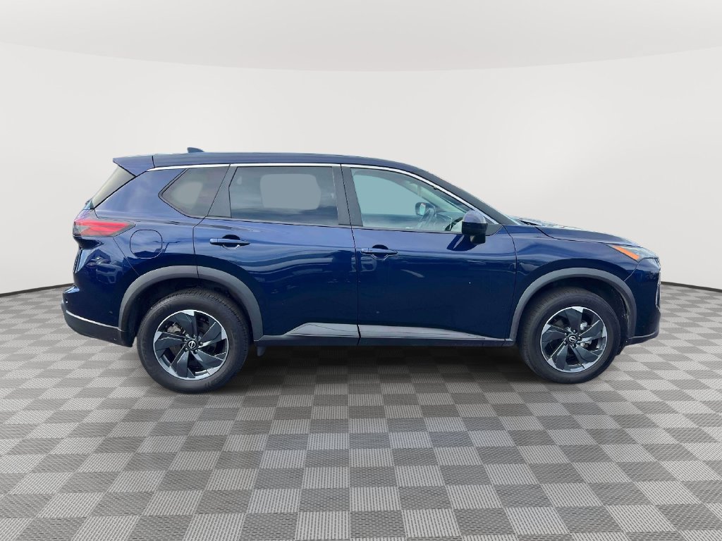 Used 2024 Nissan Rogue SV AWD/4WD image 4