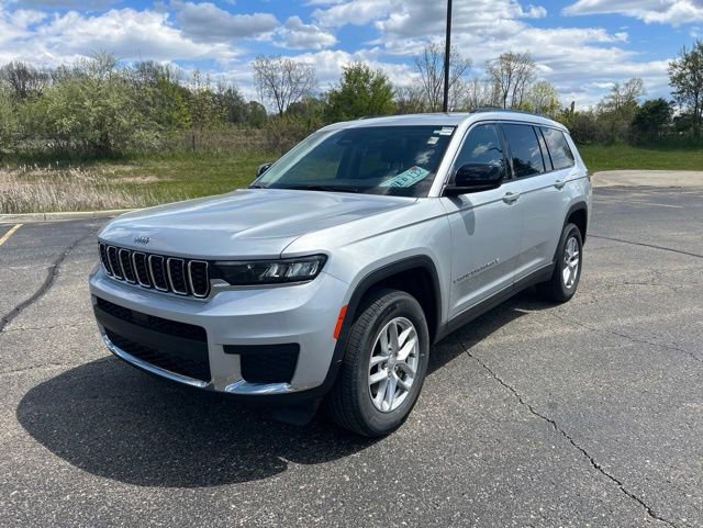 Used 2023 Jeep Grand Cherokee L Laredo w/ Luxury Tech Group I AWD/4WD video 1