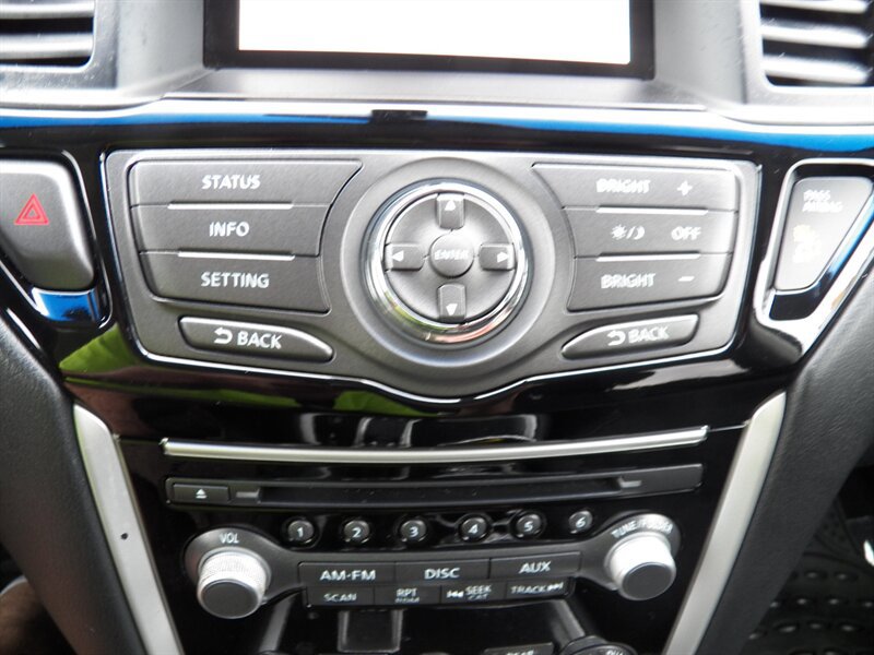 Used 2013 Nissan Pathfinder SV AWD/4WD image 22