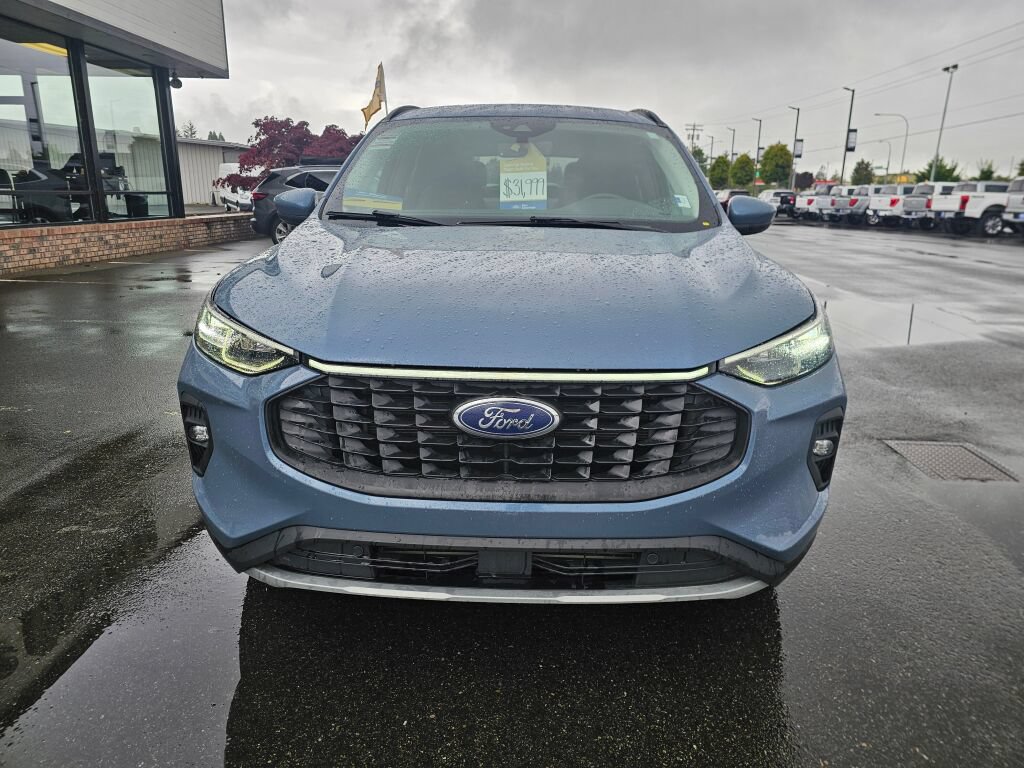 Certified 2025 Ford Escape Platinum AWD/4WD image 3
