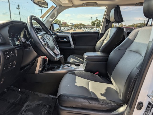 Used 2017 Toyota 4Runner SR5 Premium RWD image 25
