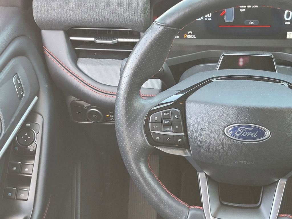 Used 2025 Ford Explorer ST-Line image 12