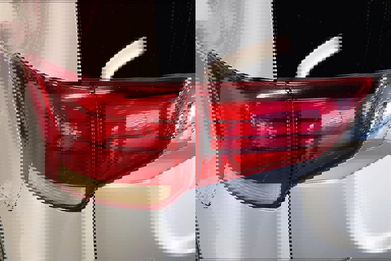 Used 2020 Mitsubishi Outlander ES image 29