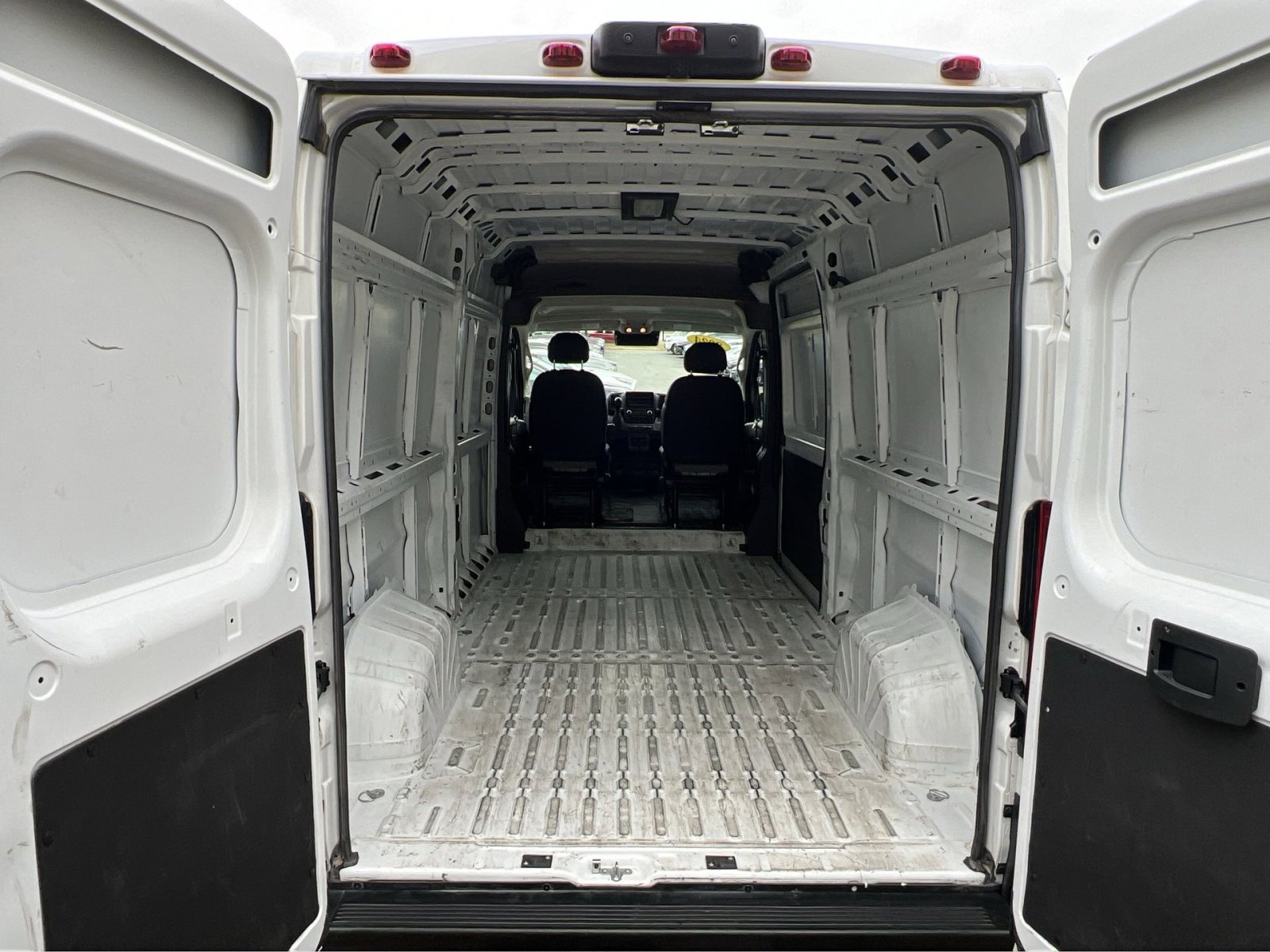 Used 2024 RAM ProMaster 2500 w/ Convenience Group image 23