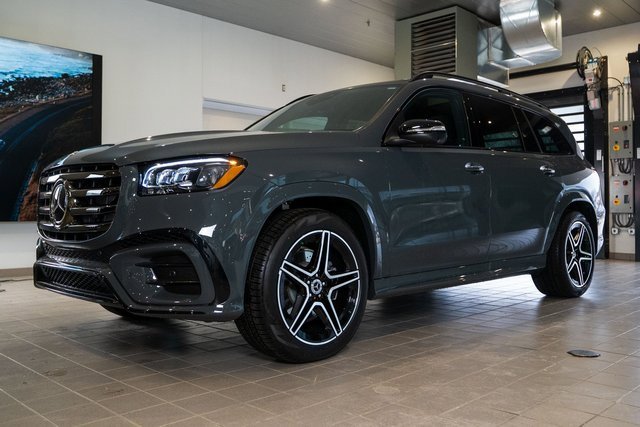 New 2026 Mercedes-Benz GLS 450 4MATIC image 3