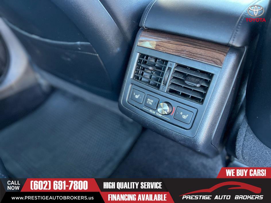 Used 2014 Toyota Avalon Limited w/ Technology Package image 31