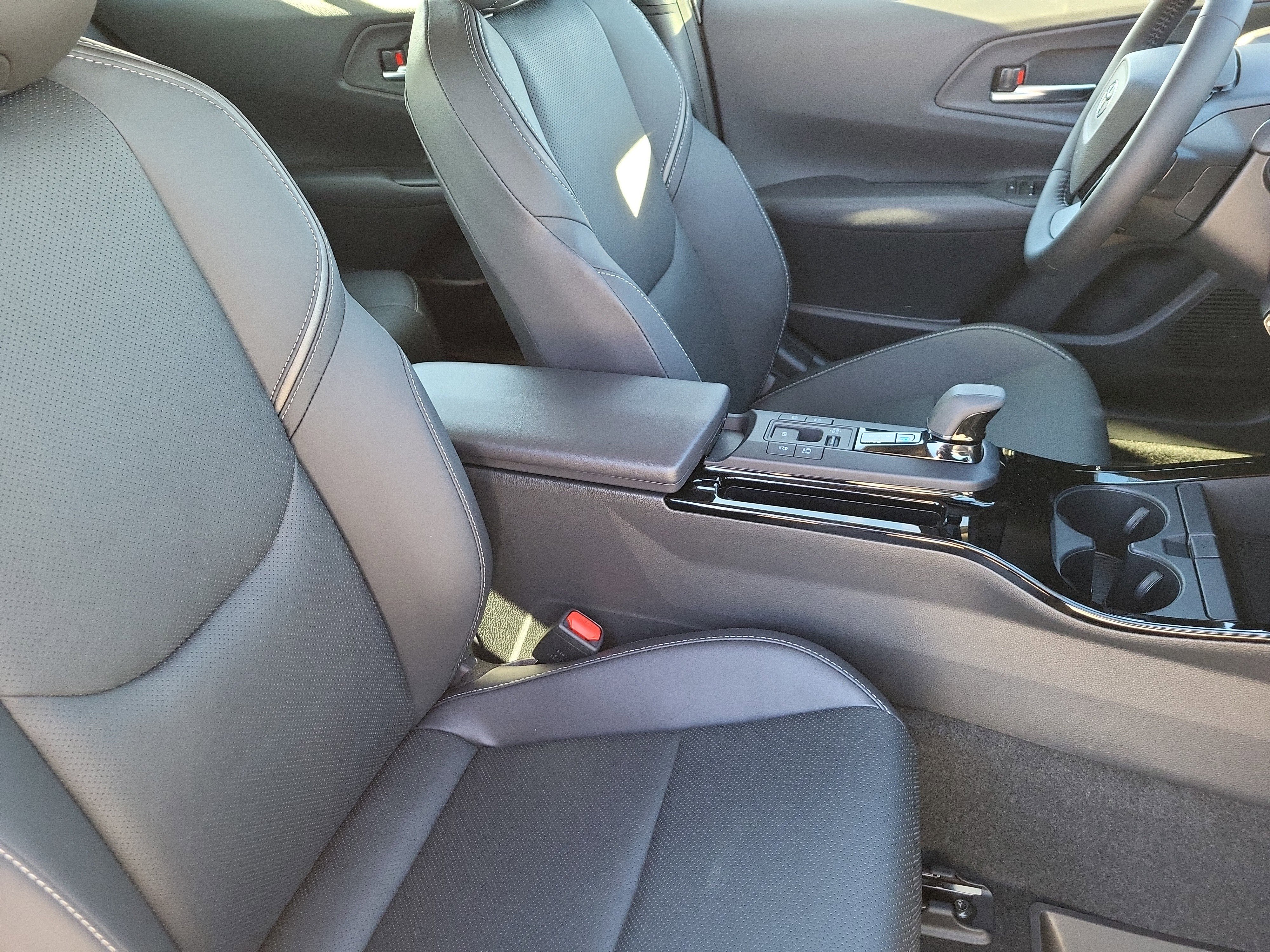 New 2026 Toyota Prius Plug-In Hybrid FWD image 13