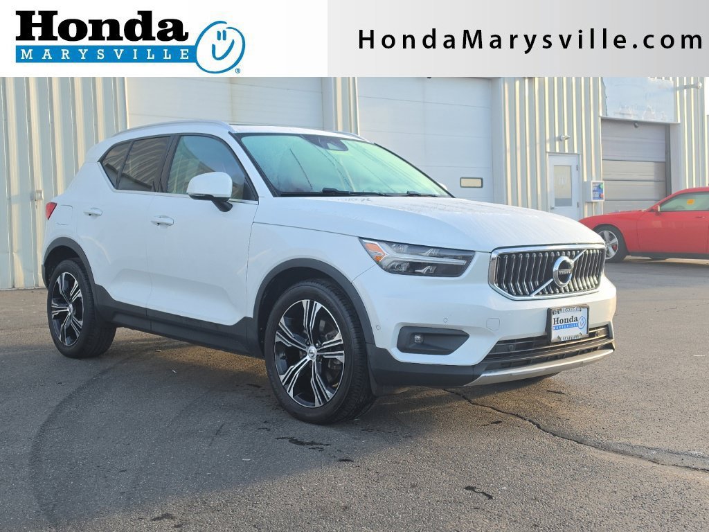Used 2019 Volvo XC40 T4 Inscription FWD image 1