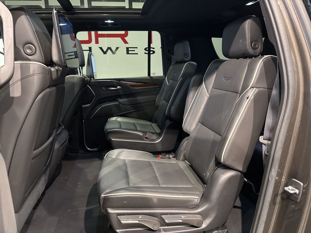 Used 2021 Cadillac Escalade ESV Premium Luxury AWD/4WD image 37
