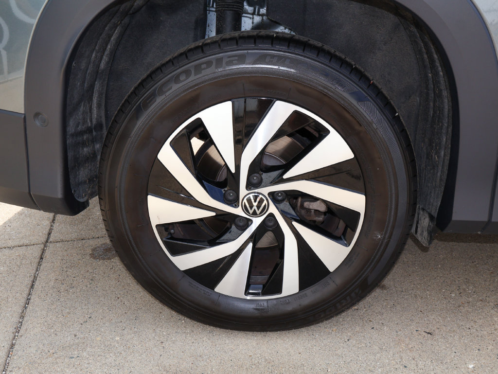 Certified 2025 Volkswagen Tiguan S FWD image 9