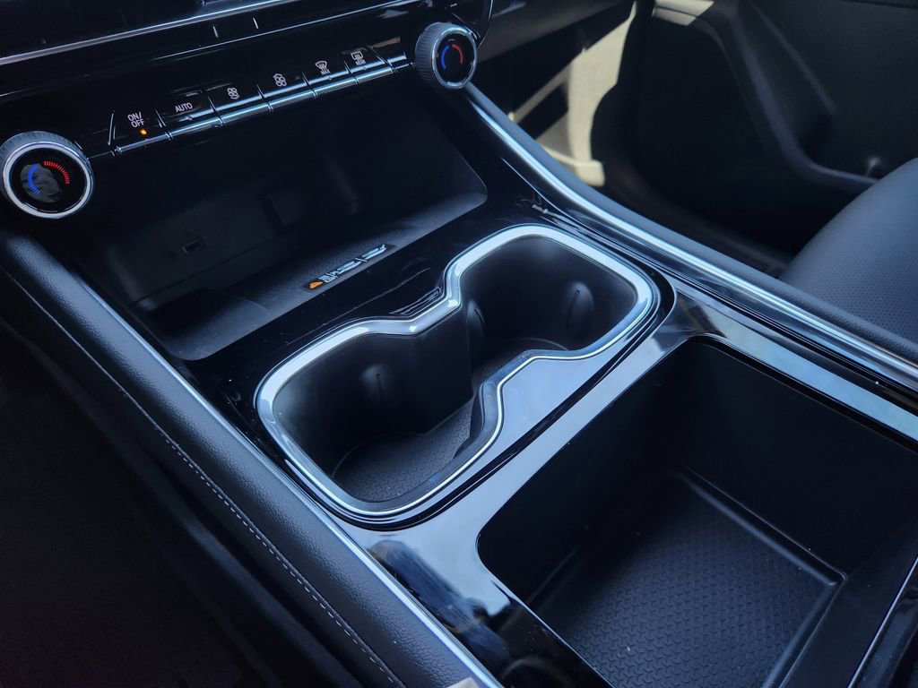 New 2026 Chevrolet Traverse RS w/ LPO, Floor Liner Package image 15