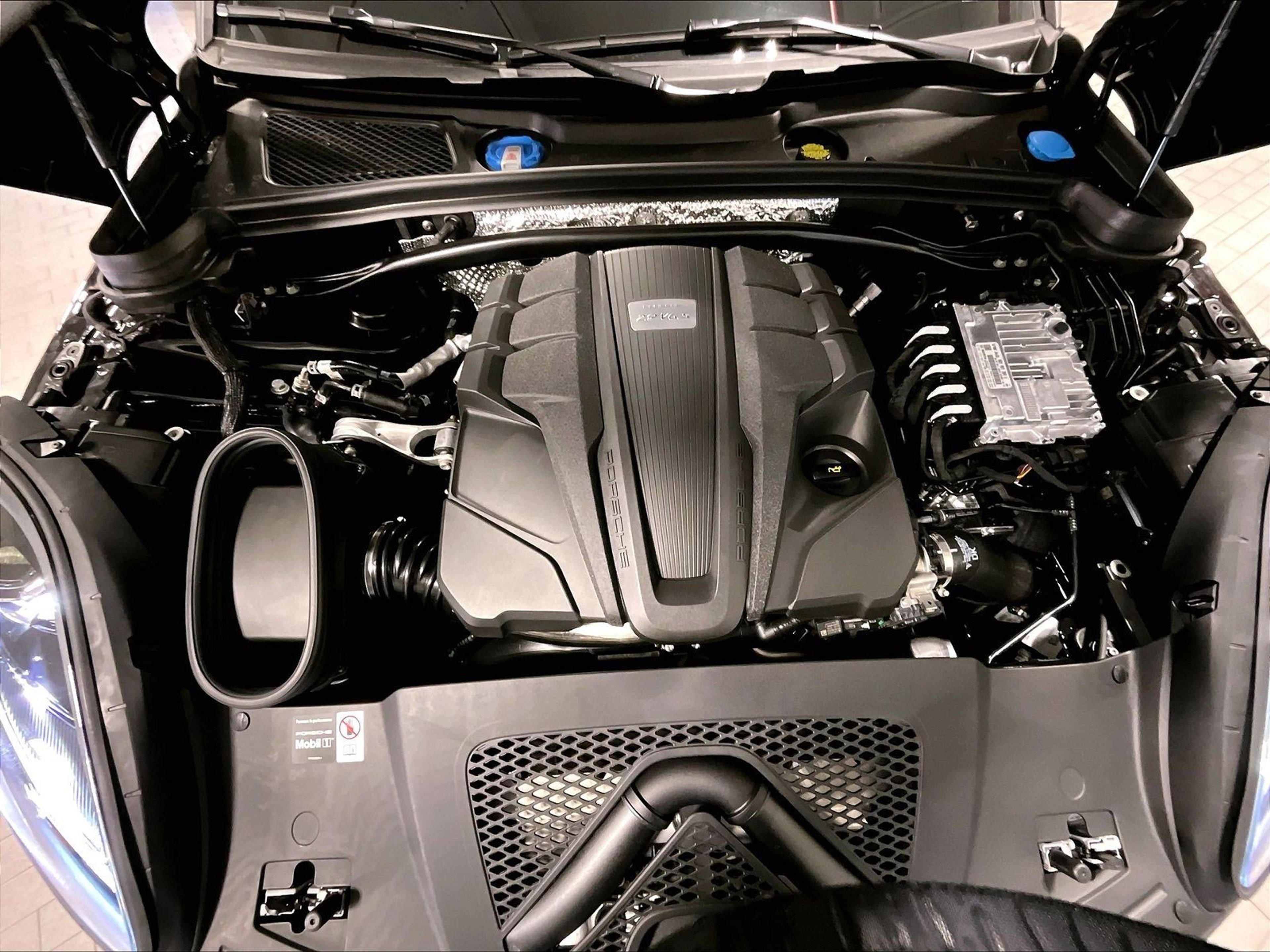 New 2026 Porsche Macan S AWD/4WD image 12