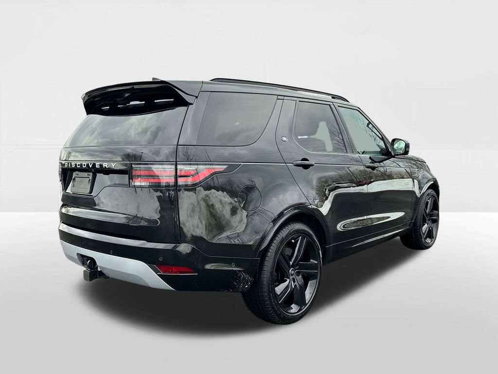 Certified 2025 Land Rover Discovery Metropolitan Edition image 4
