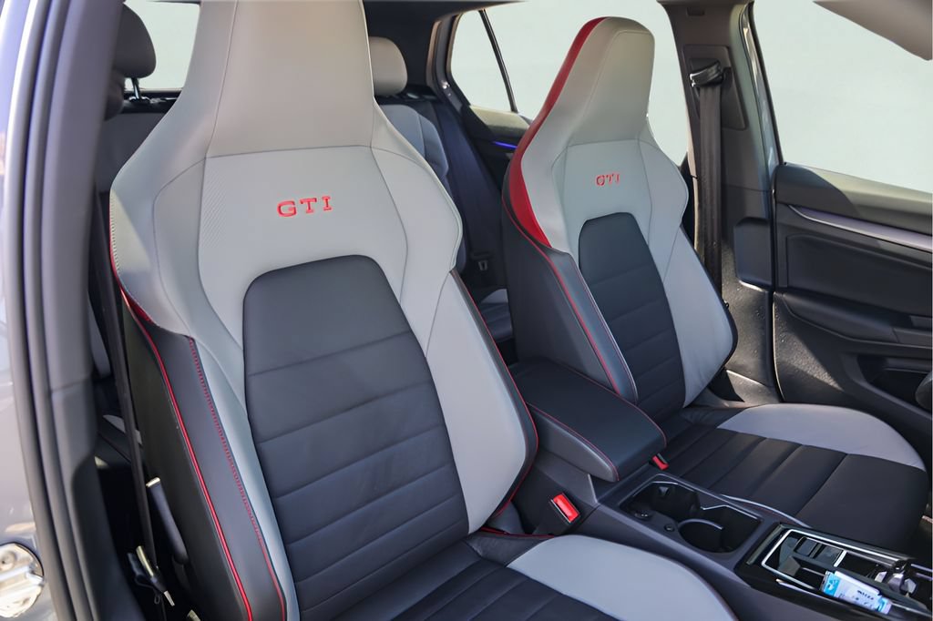 Used 2026 Volkswagen GTI Autobahn FWD image 31