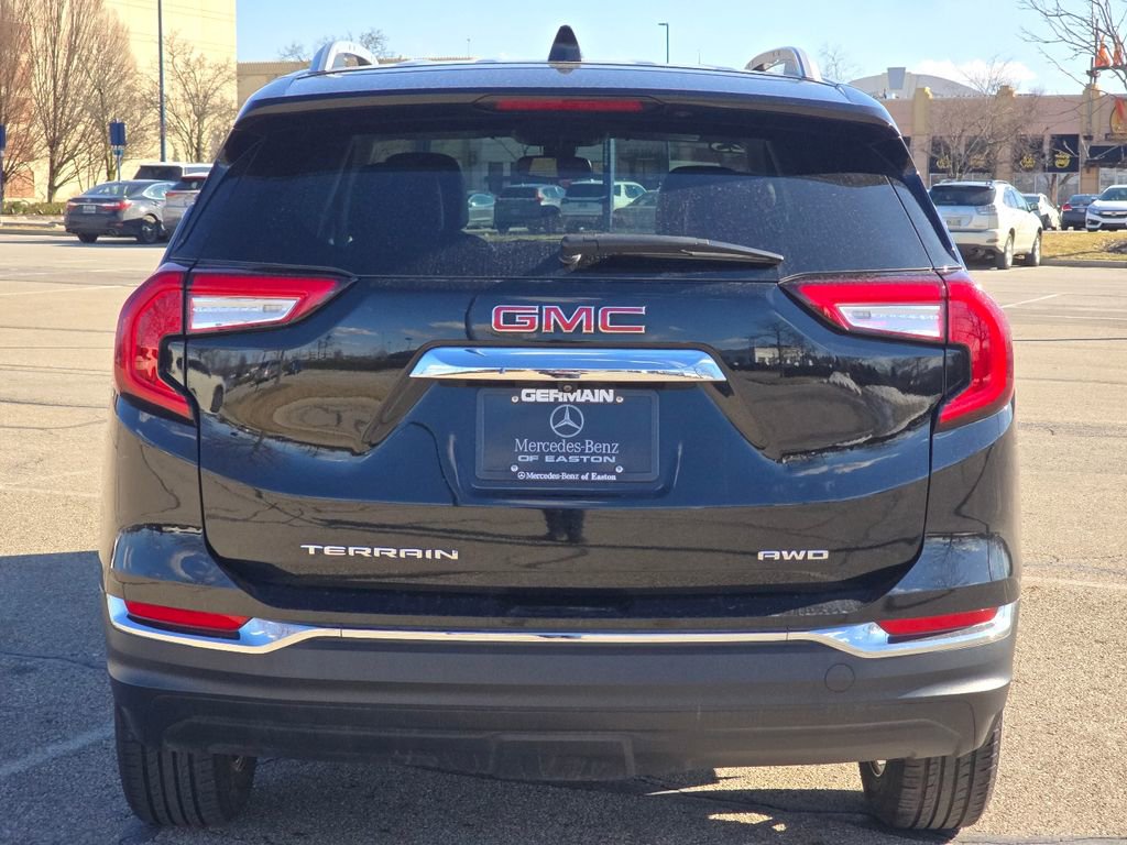 Used 2023 GMC Terrain SLT image 14
