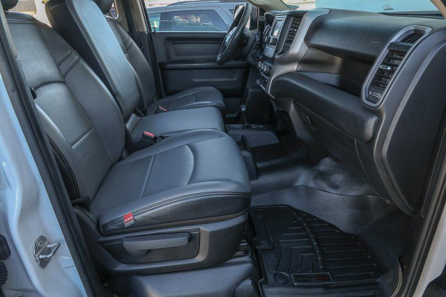 Used 2020 RAM 3500 Tradesman w/ Chrome Appearance Group image 29