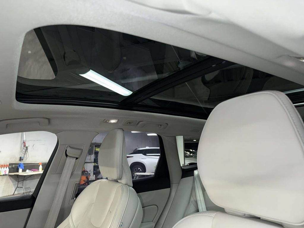 Used 2024 Volvo XC60 T8 Ultimate w/ Climate Package AWD/4WD image 22