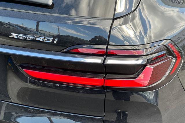 Used 2024 BMW X7 xDrive40i image 28