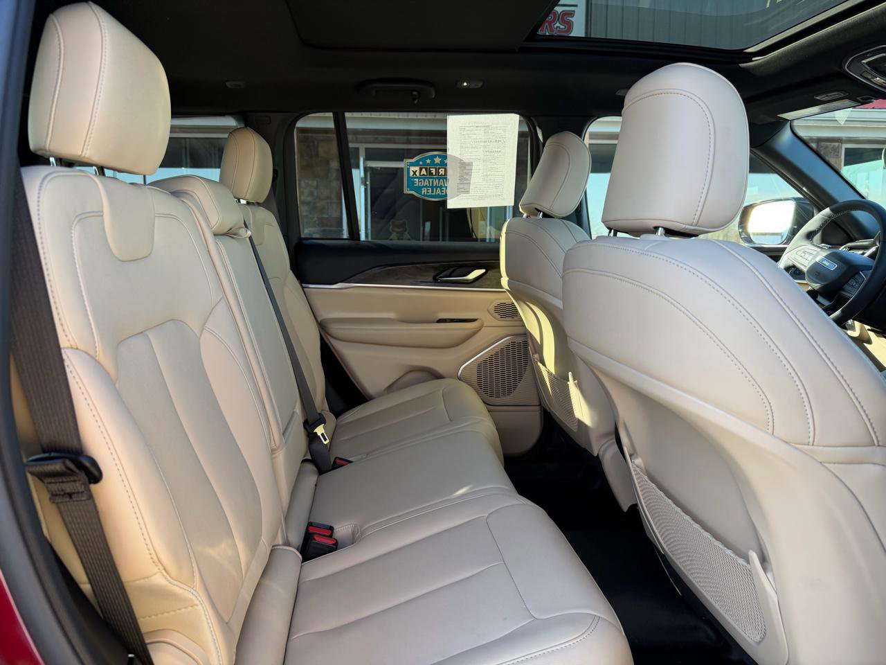 Used 2023 Jeep Grand Cherokee Limited w/ Trailer Tow Prep Group (B) image 18