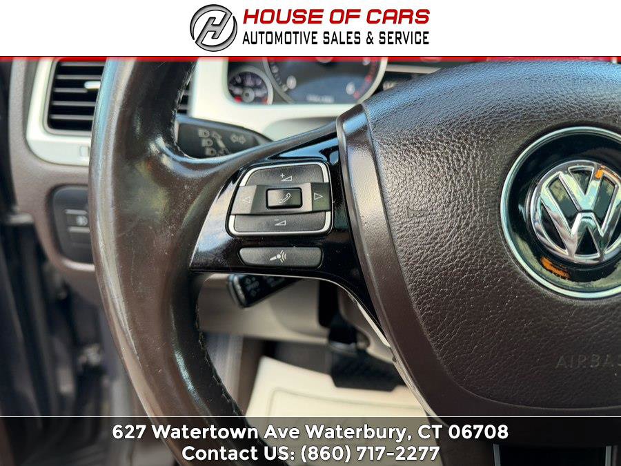 Used 2013 Volkswagen Touareg TDI AWD/4WD image 25