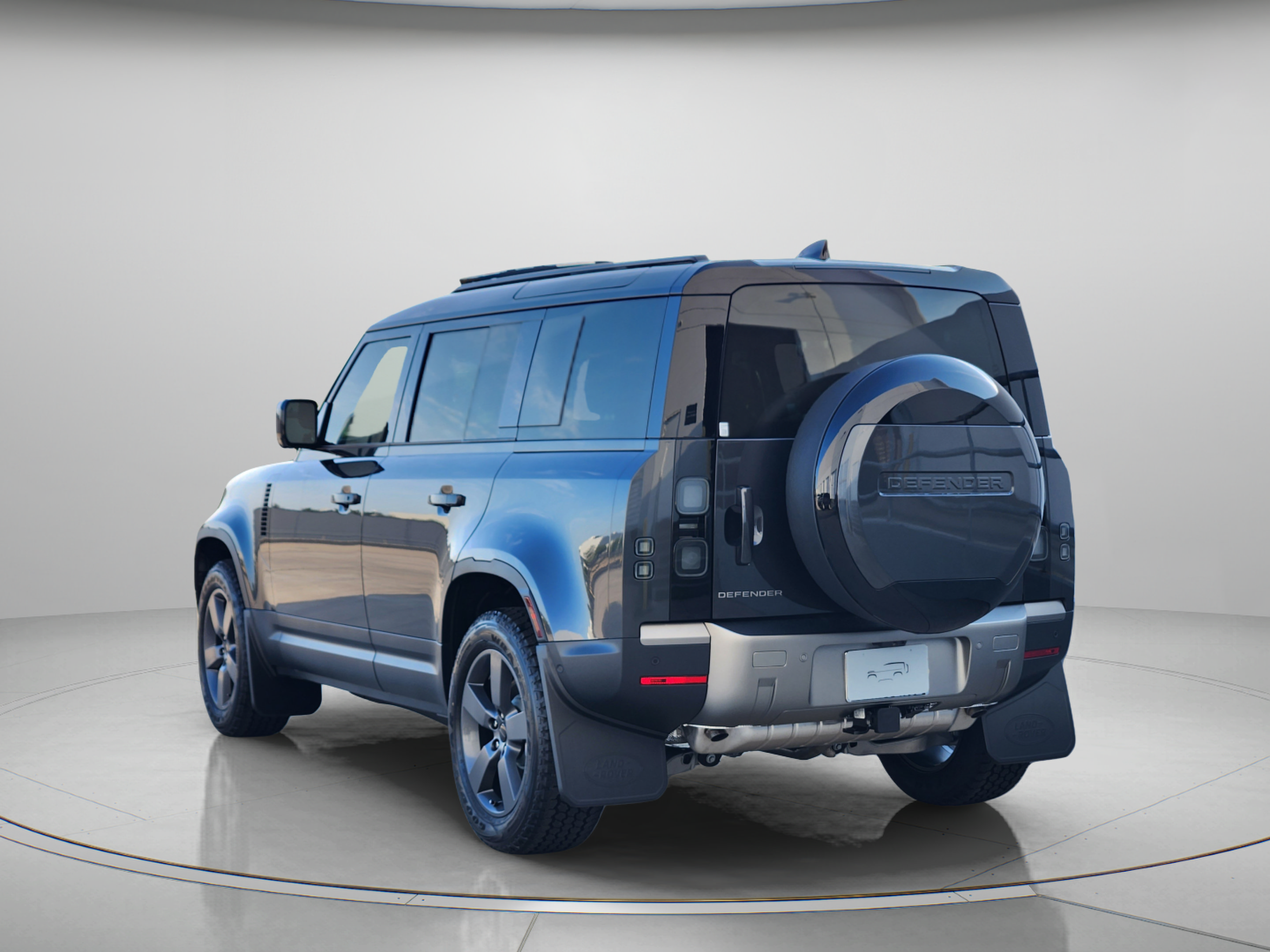 New 2026 Land Rover Defender 110 S AWD/4WD image 3