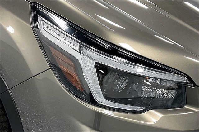 Used 2021 Subaru Forester Premium image 28