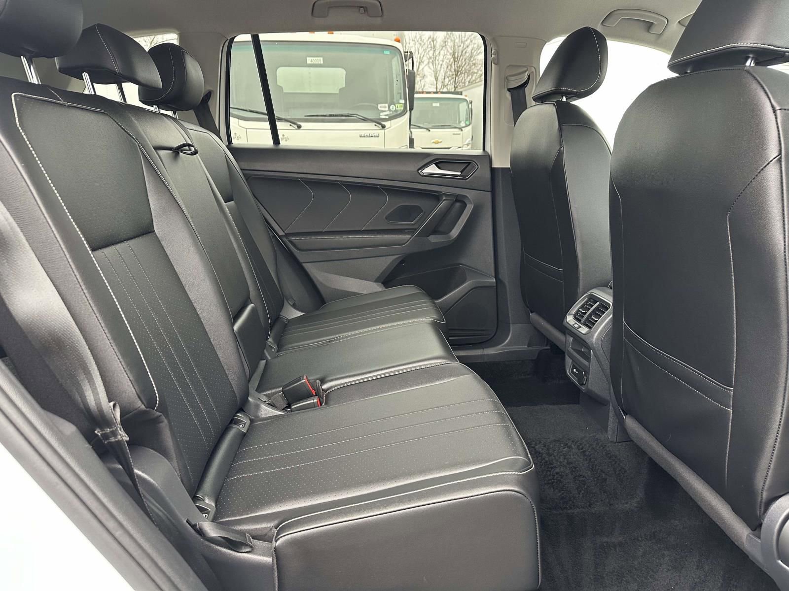 Used 2022 Volkswagen Tiguan SE image 25