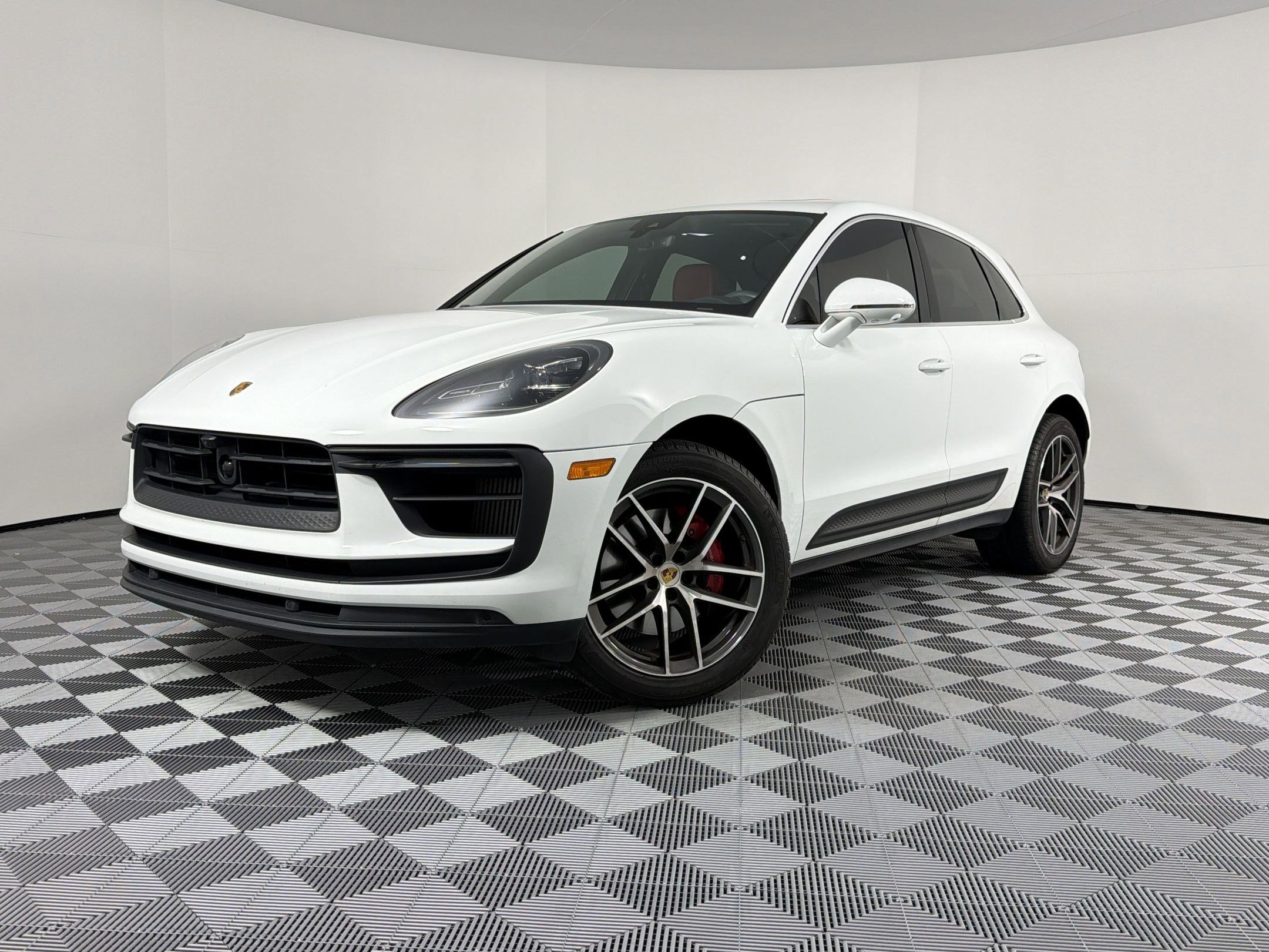 Certified 2022 Porsche Macan S video 1