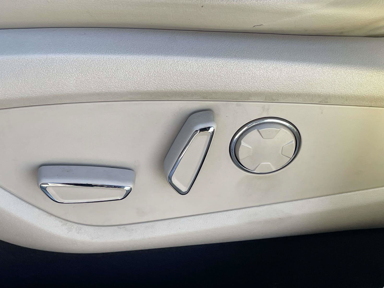 Used 2019 Lincoln MKC Reserve AWD/4WD image 7