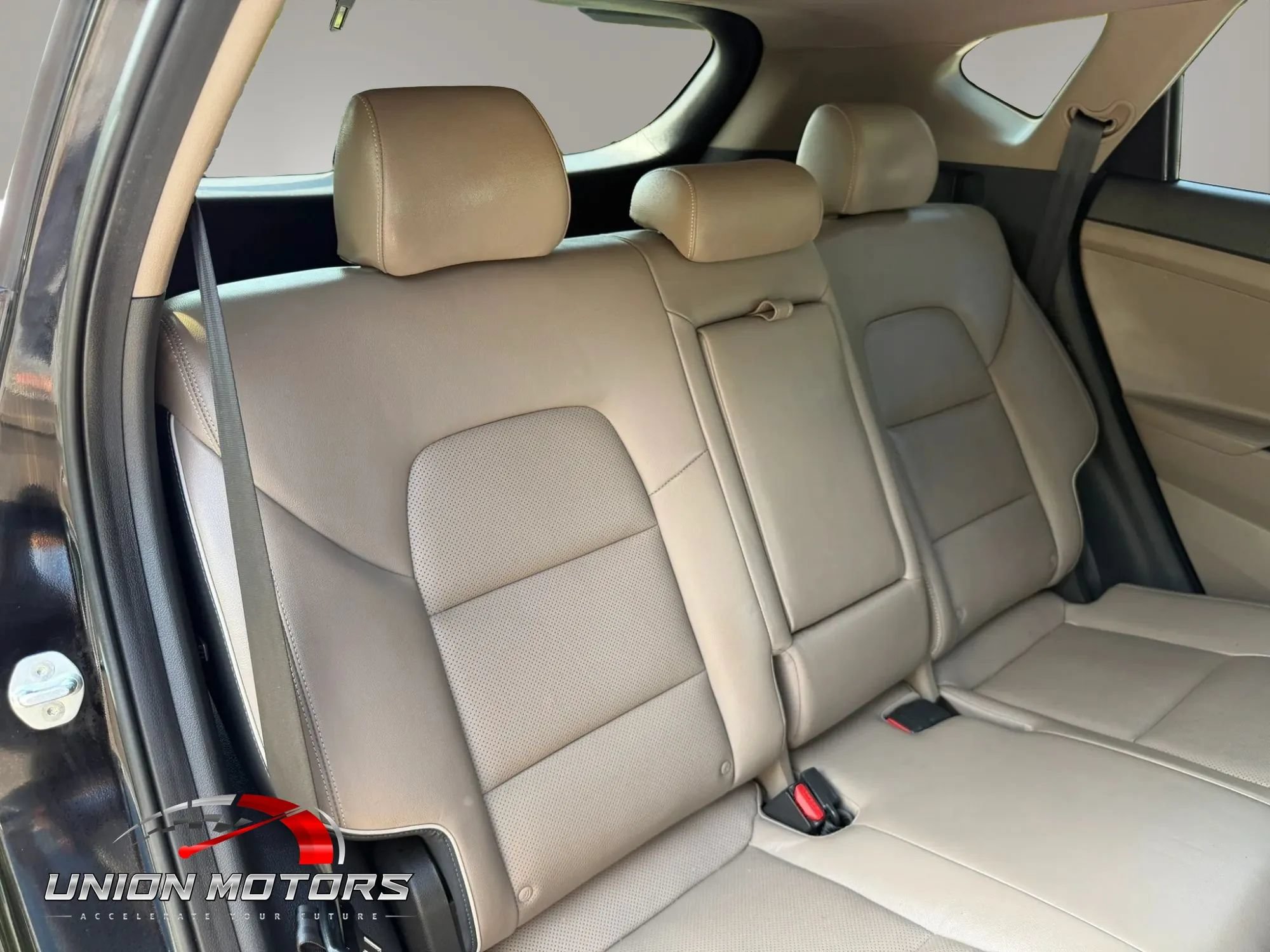 Used 2021 Hyundai Tucson Ultimate w/ Cargo Package FWD image 25