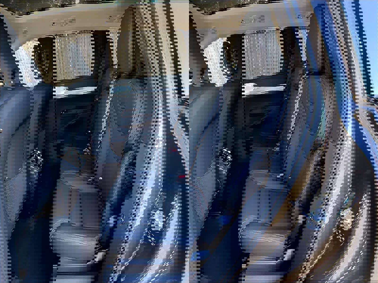 New 2025 Volvo EX90 Ultra w/ Protection Package Premier image 12