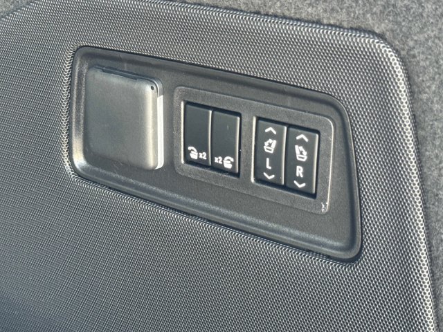 New 2026 Cadillac Escalade ESV Sport w/ LPO, Floor Liner Package AWD/4WD image 6