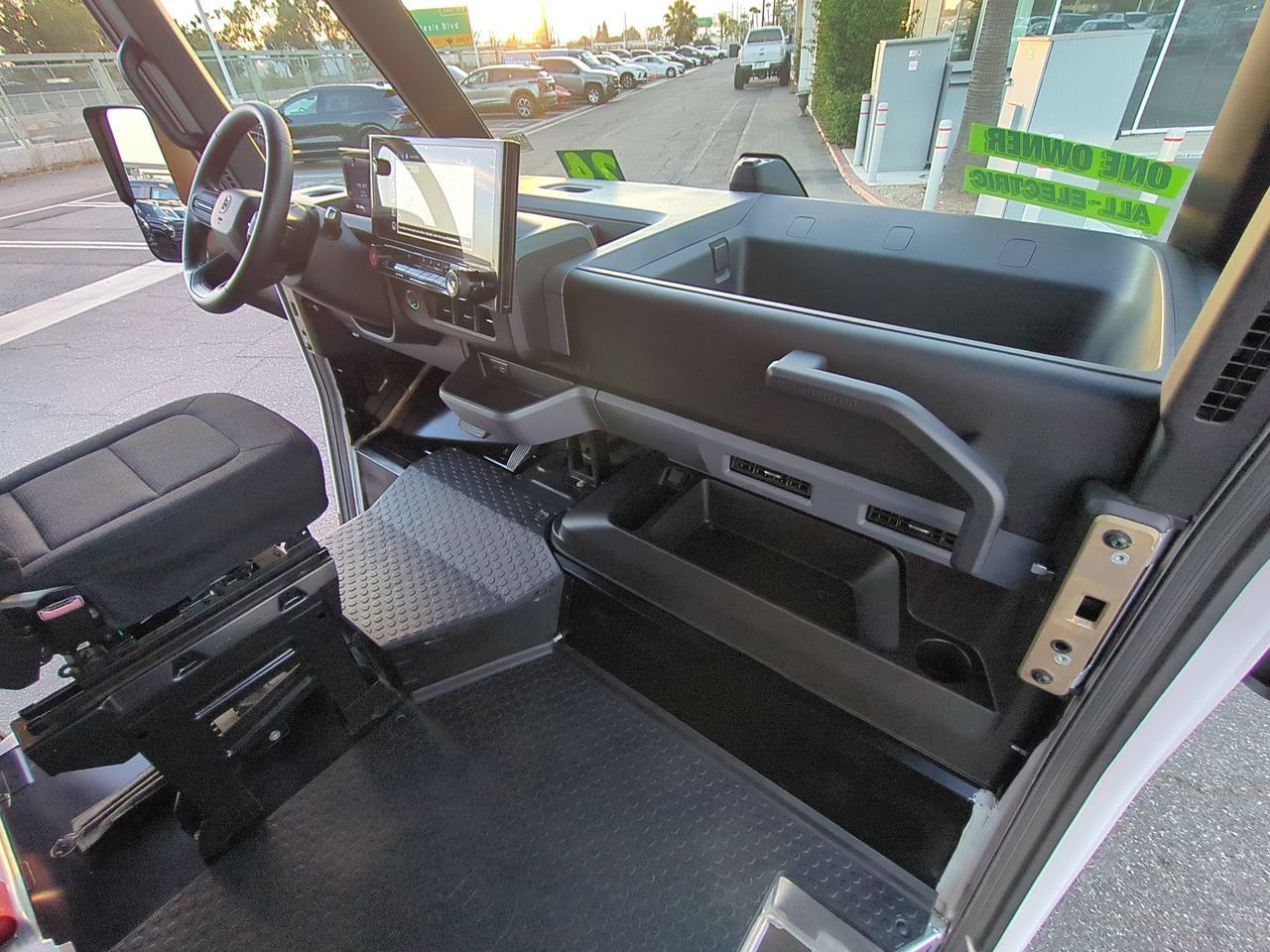 Used 2024 Chevrolet Brightdrop 600 w/ Battery Pack, Max Range AWD/4WD image 27