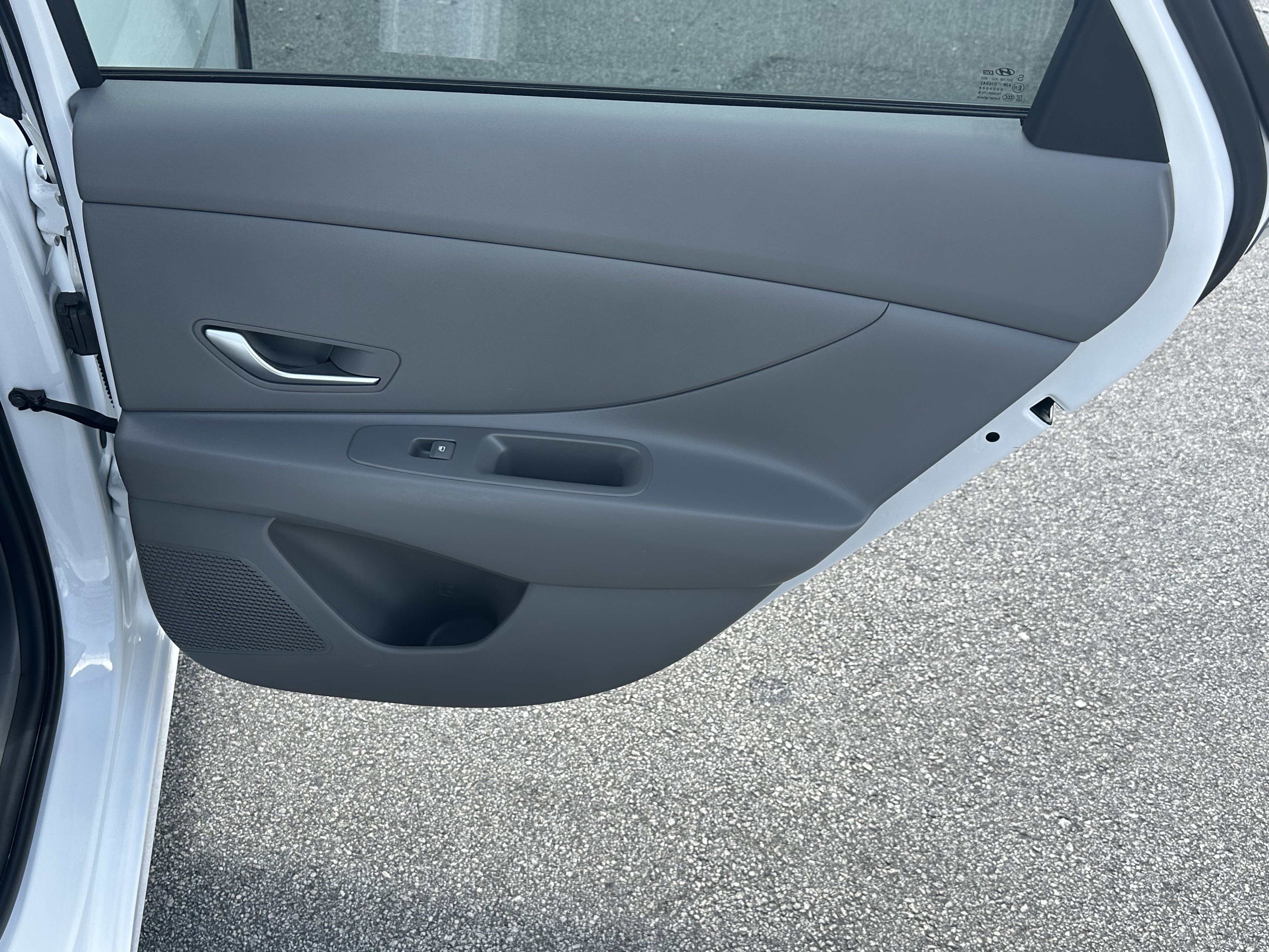 Used 2024 Hyundai Elantra SEL FWD image 18