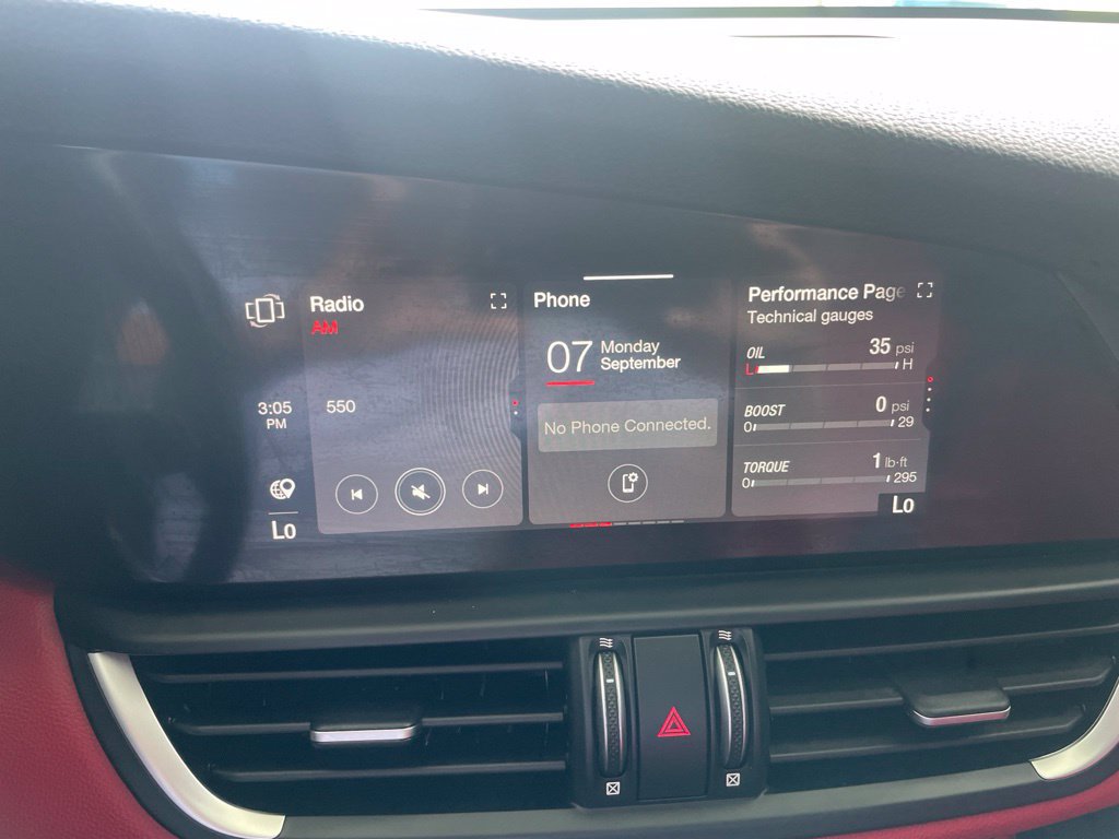 Used 2020 Alfa Romeo Giulia Ti w/ Active Blind Spot Package AWD/4WD image 20