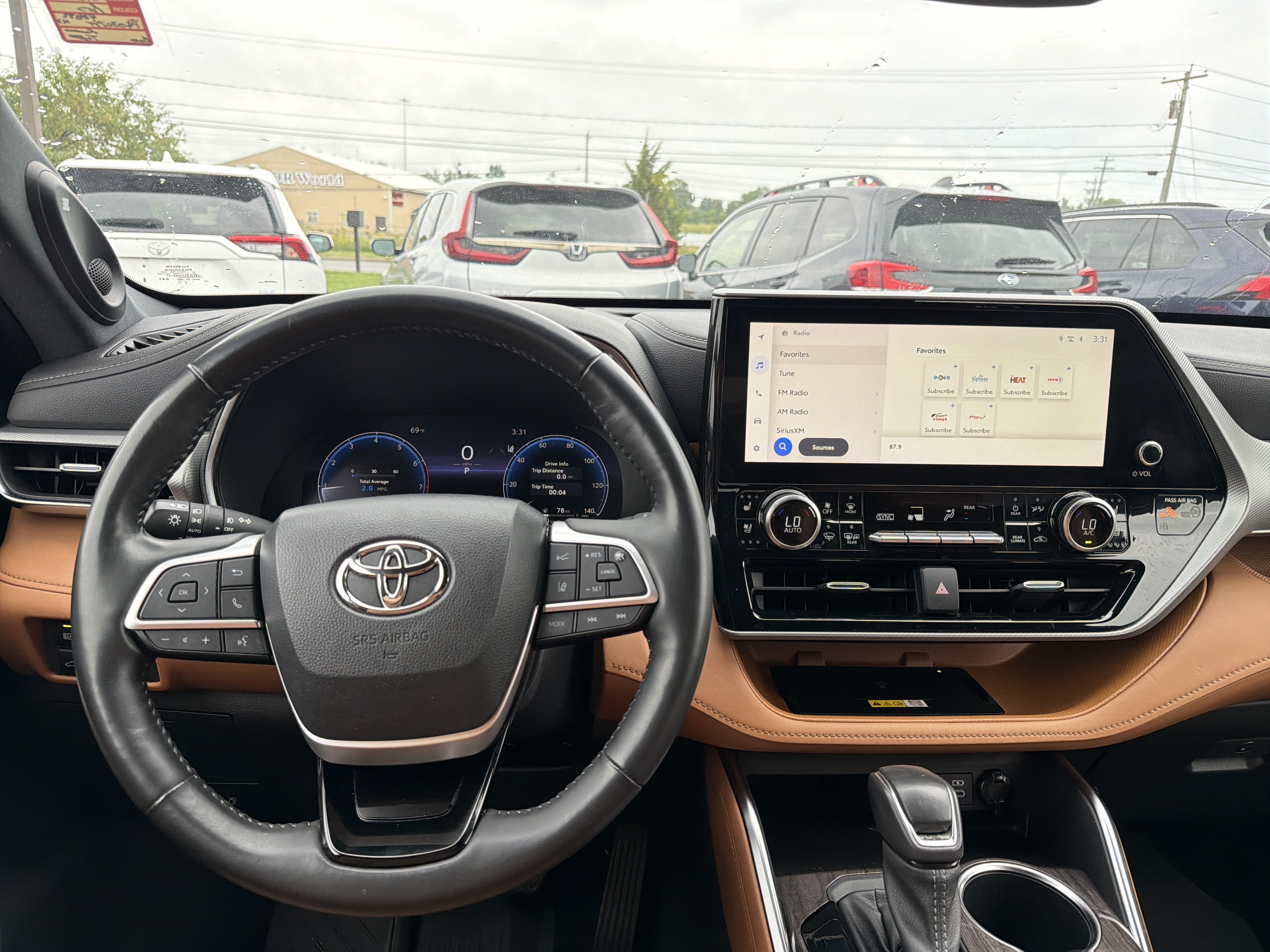 Used 2023 Toyota Highlander Platinum AWD/4WD image 13