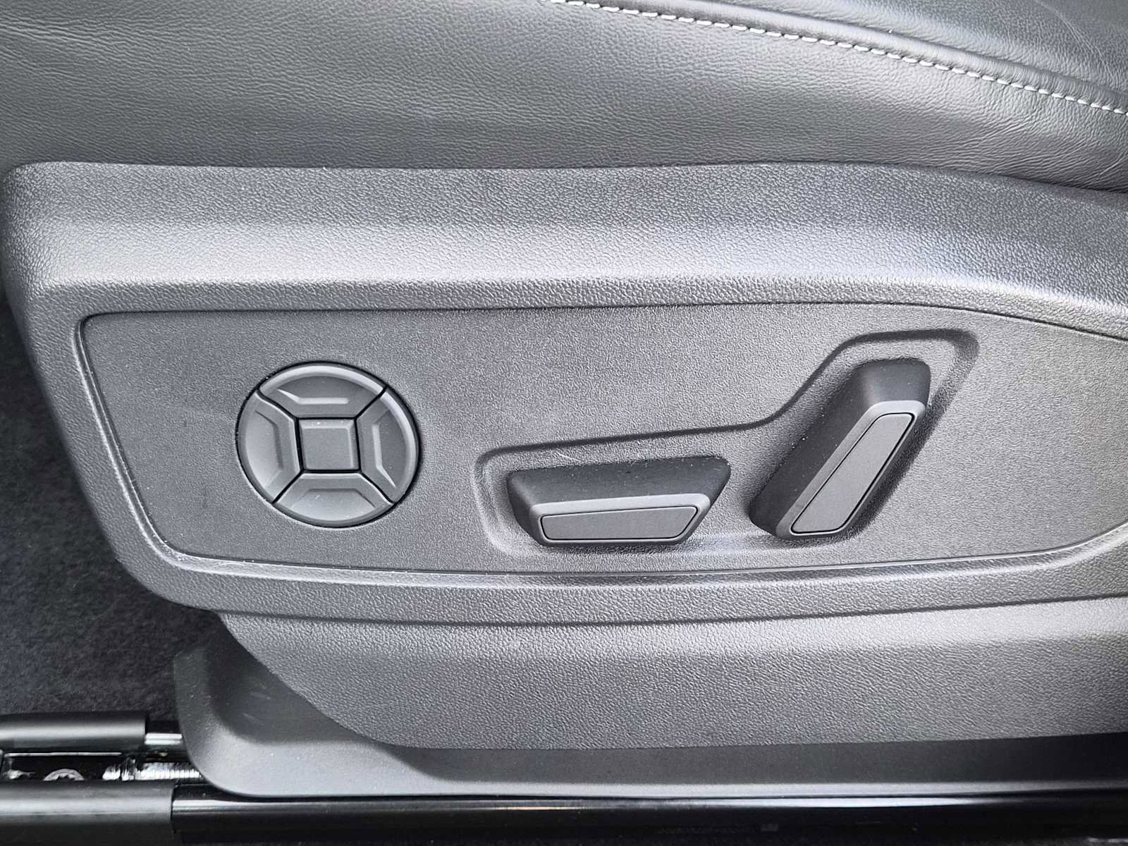 Certified 2025 Audi Q5 Premium Plus w/ Premium Plus image 16