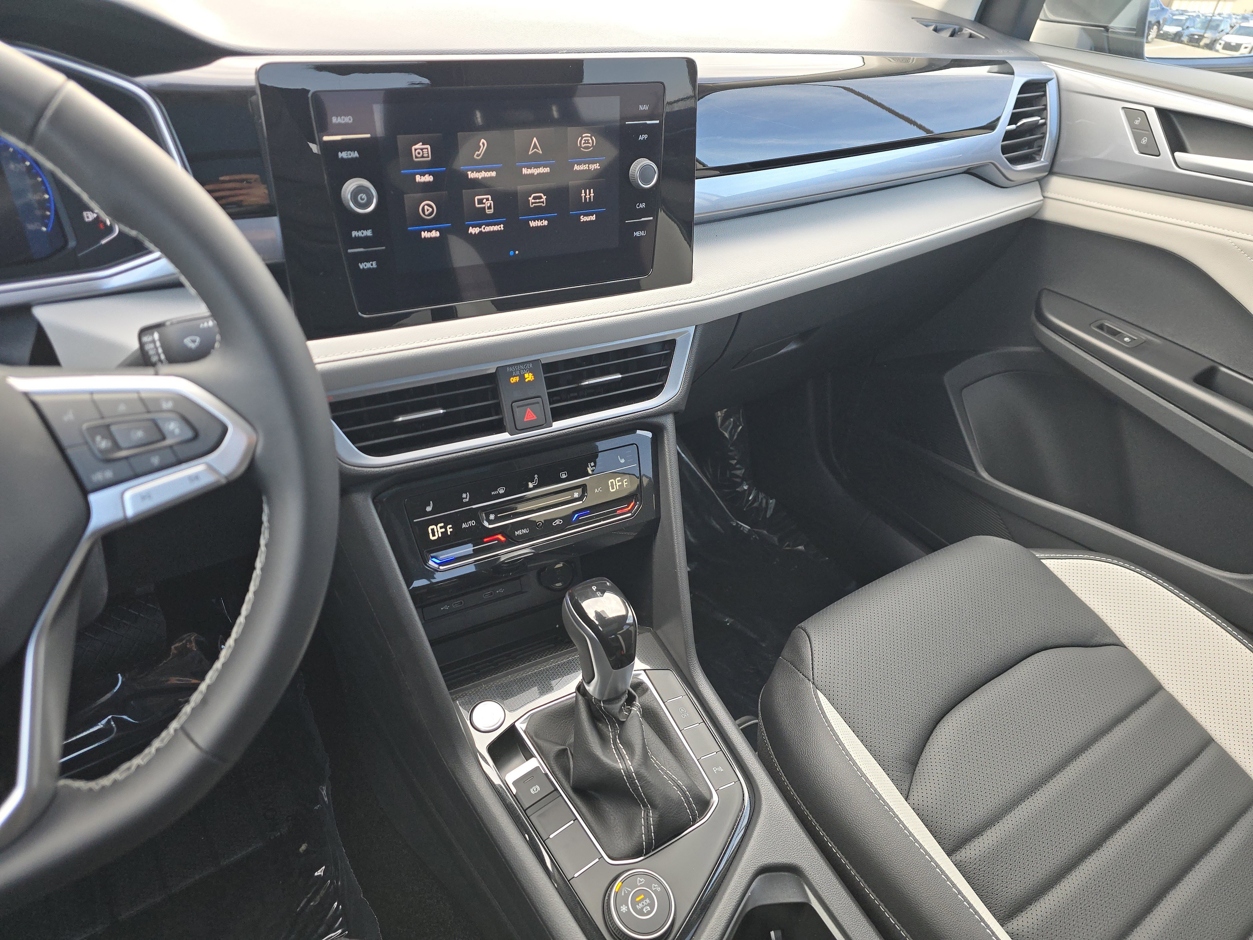 New 2026 Volkswagen Taos SEL image 23