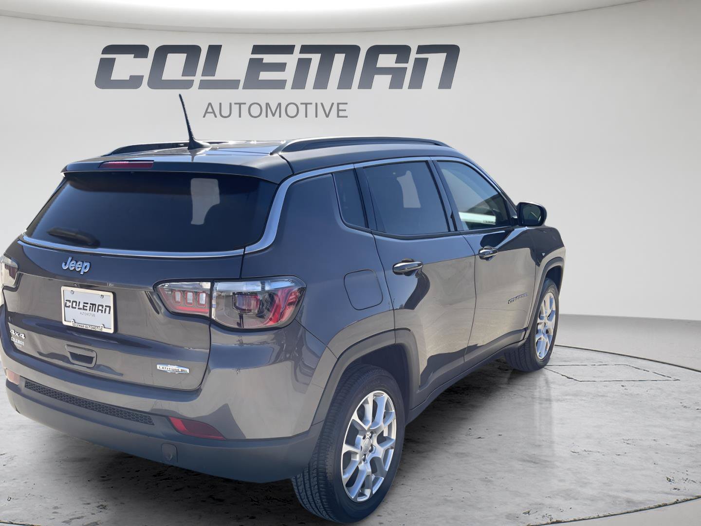 Used 2022 Jeep Compass Latitude AWD/4WD image 34