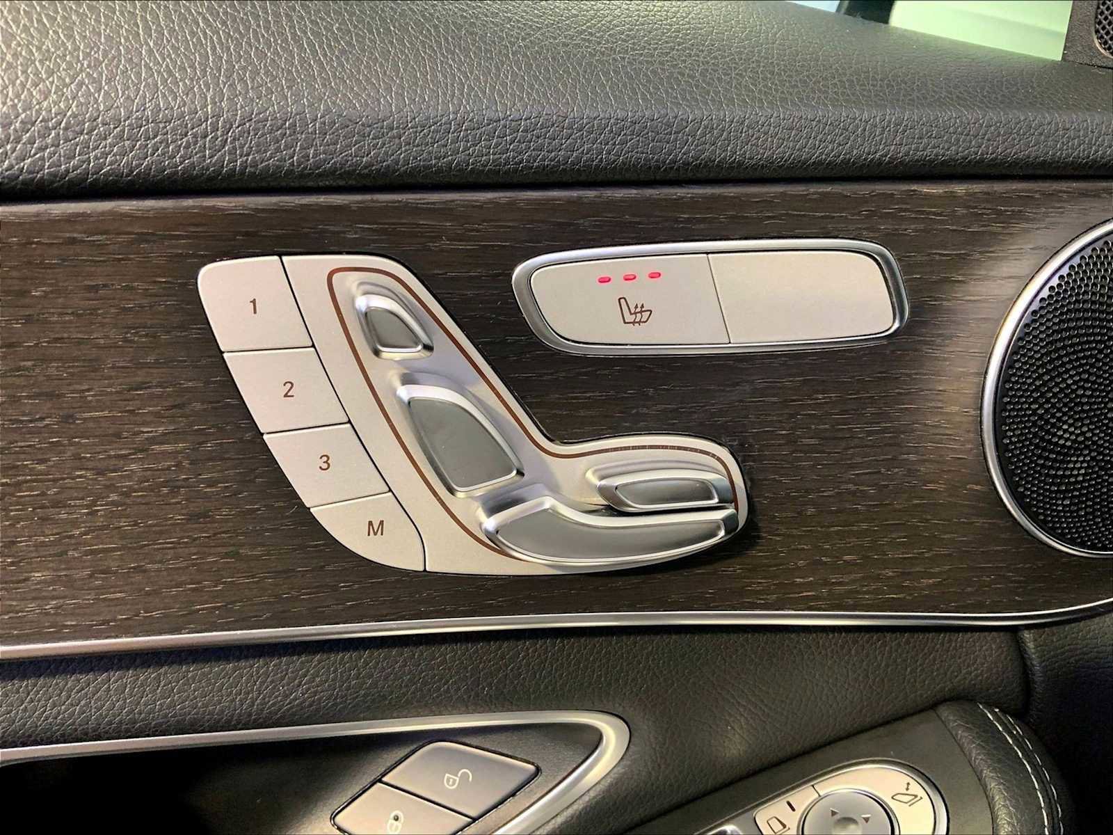 Used 2019 Mercedes-Benz C 300 4MATIC Sedan image 38