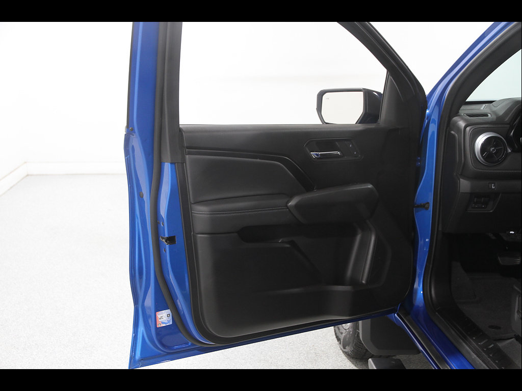 Certified 2024 Chevrolet Colorado LT w/ LT Convenience Package II AWD/4WD image 4
