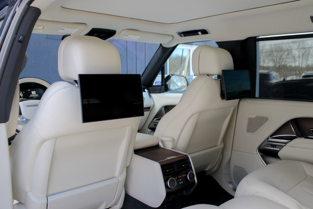 Used 2023 Land Rover Range Rover Long Wheelbase Autobiography image 19