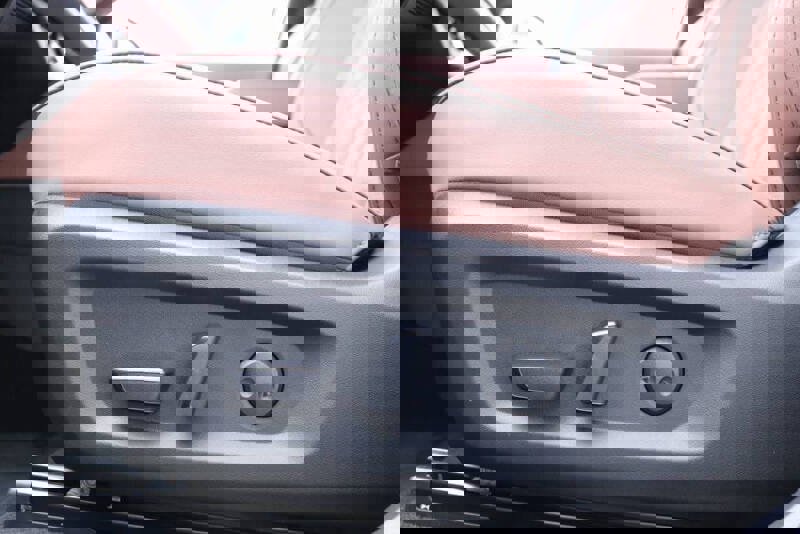 New 2025 Mitsubishi Outlander SEL image 25