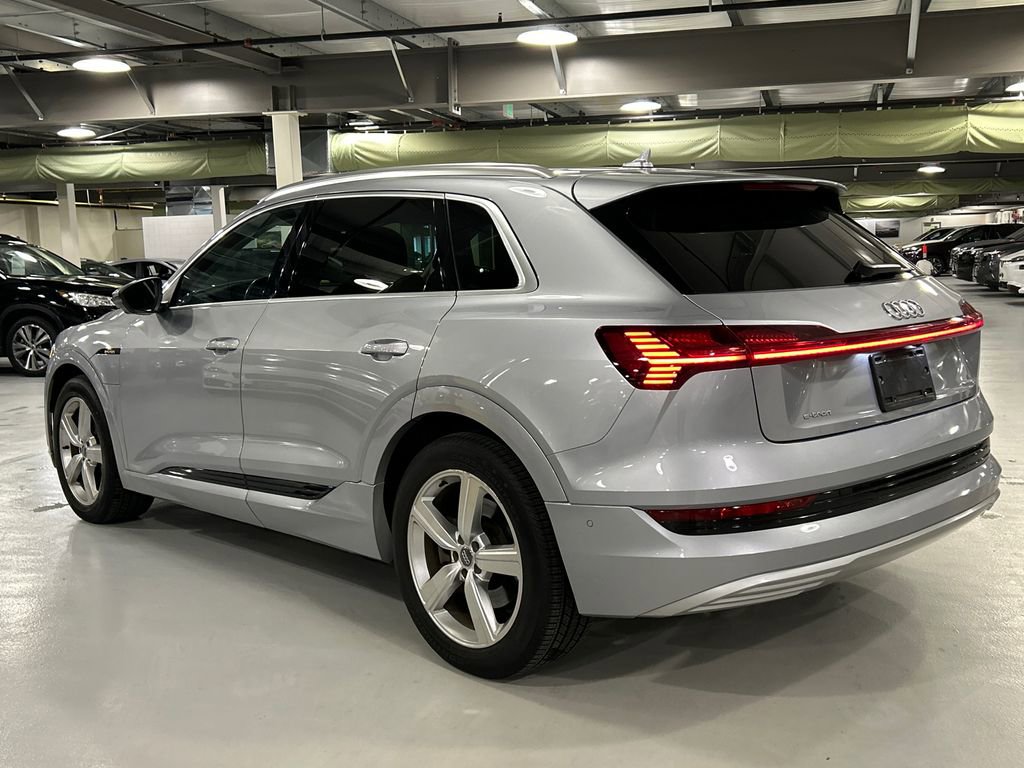 Used 2019 Audi e-tron Premium Plus image 4