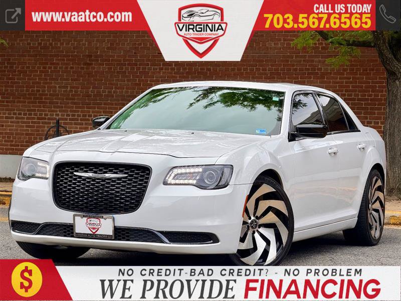 Used 2019 Chrysler 300 Touring w/ Sport Appearance Package RWD image 2