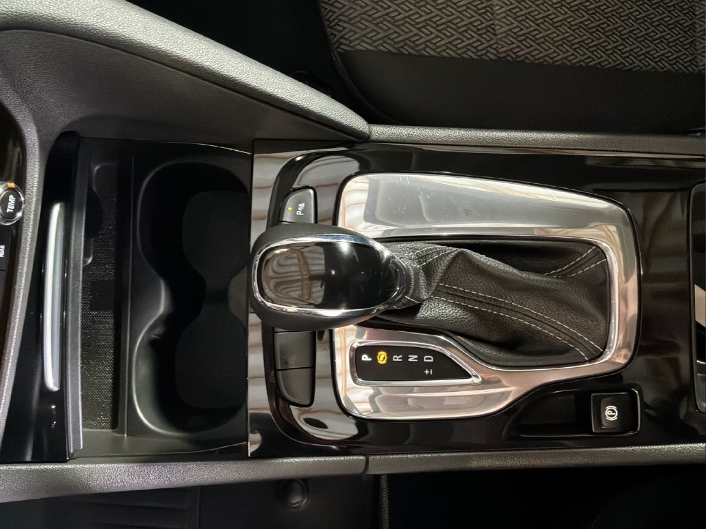 Used 2019 Buick Regal Preferred w/ Driver Confidence Package I FWD image 21
