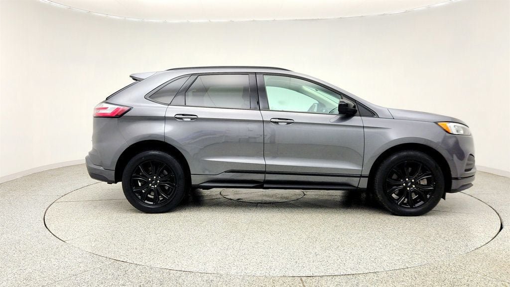 Used 2022 Ford Edge SE w/ Black Appearance Package AWD/4WD image 4