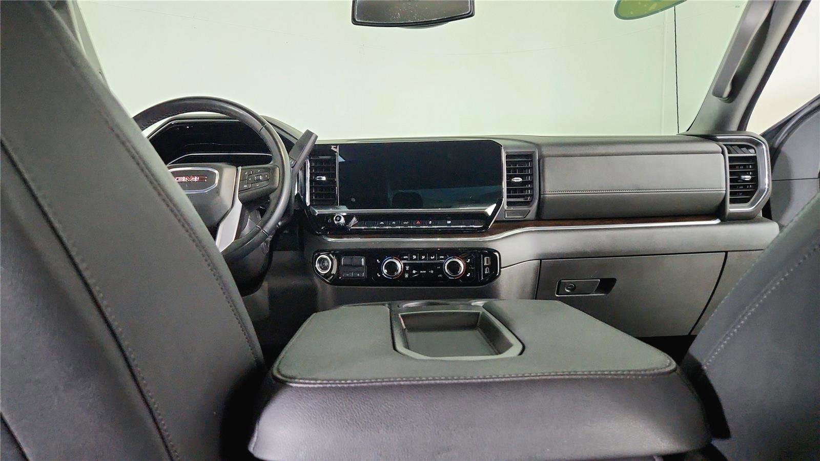 Used 2025 GMC Sierra 1500 SLT image 15