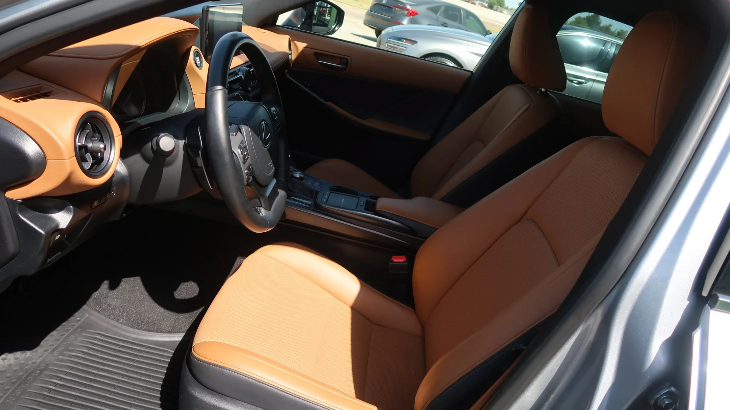 Used 2025 Lexus IS 300 F Sport AWD/4WD image 17