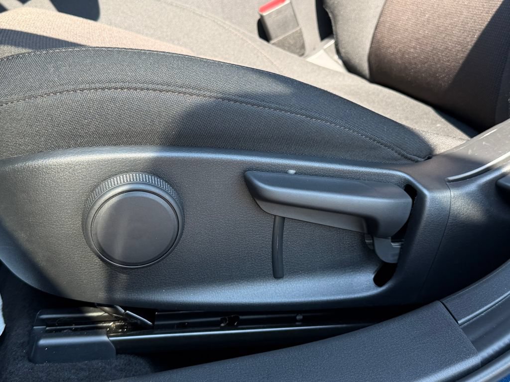 Used 2025 MAZDA MAZDA3 s FWD image 19